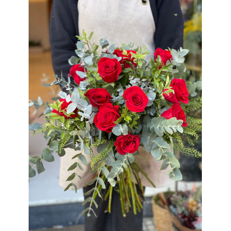 Ramo clásico 12 rosas rojas